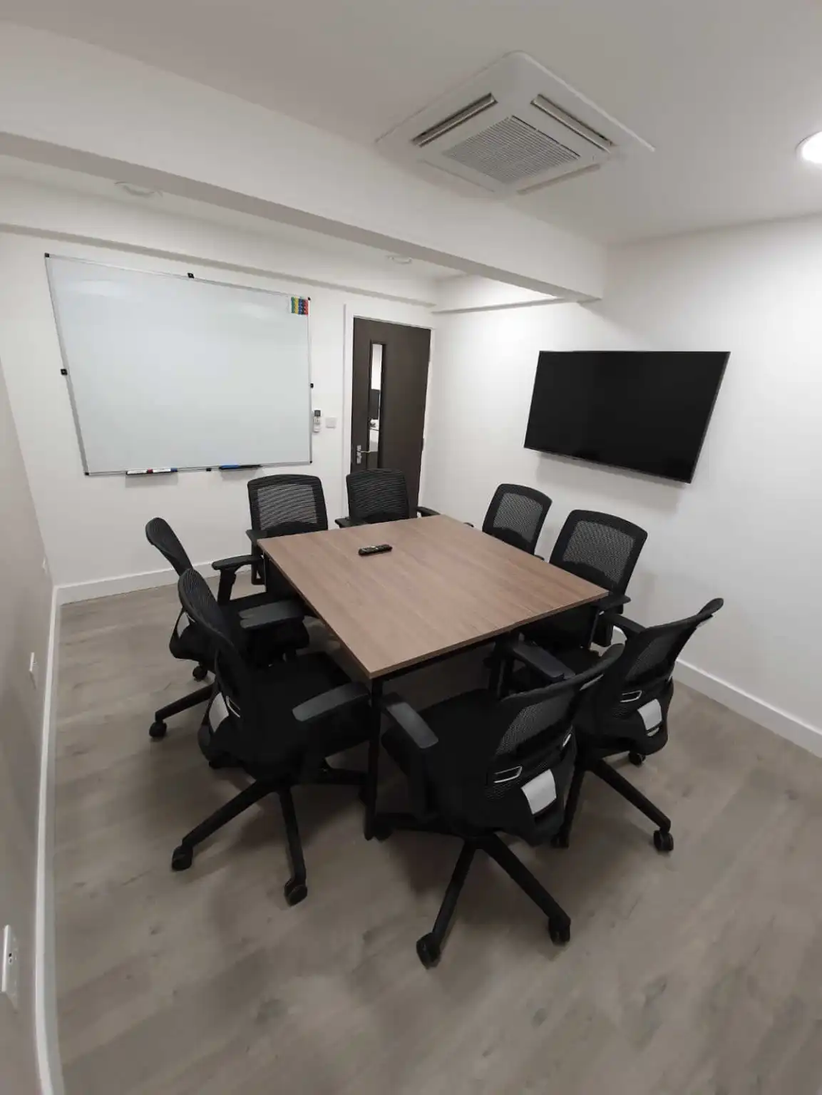 Give Your Business A Professional Identity With VOUS Po Boxes Services In London